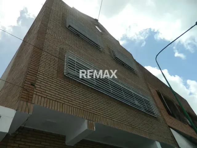 VENDO EDIFICIO DE OFICINAS EN BARQUISIMETO - 3