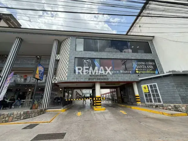 VENTA DE FONDO DE COMERCIO, UBICADO EN PLANTA BAJA, C.C. LA GALERÍA