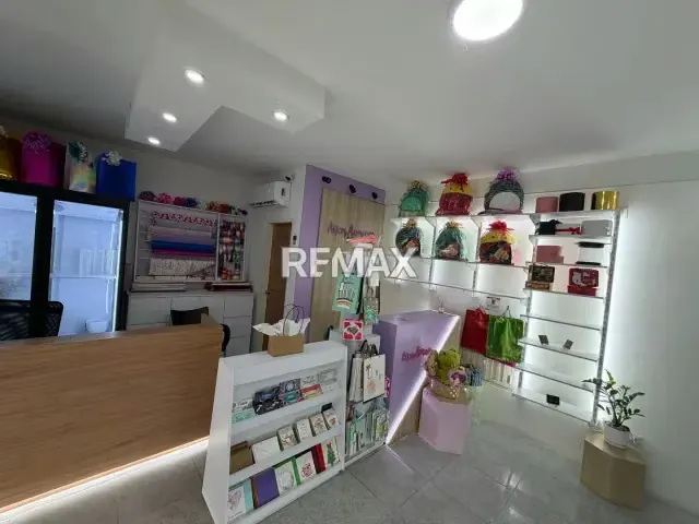 VENTA DE FONDO DE COMERCIO, UBICADO EN PLANTA BAJA, C.C. LA GALERÍA - 15