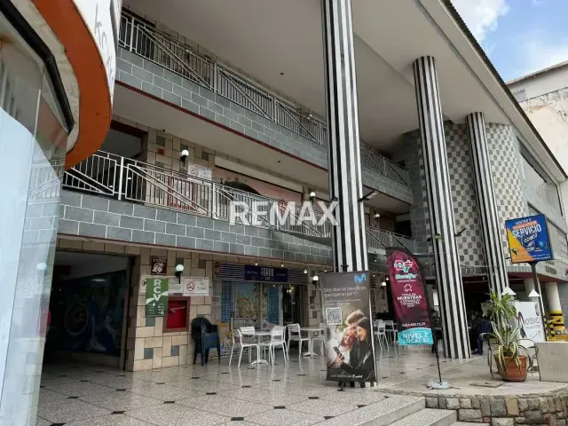 VENTA DE FONDO DE COMERCIO, UBICADO EN PLANTA BAJA, C.C. LA GALERÍA - 2