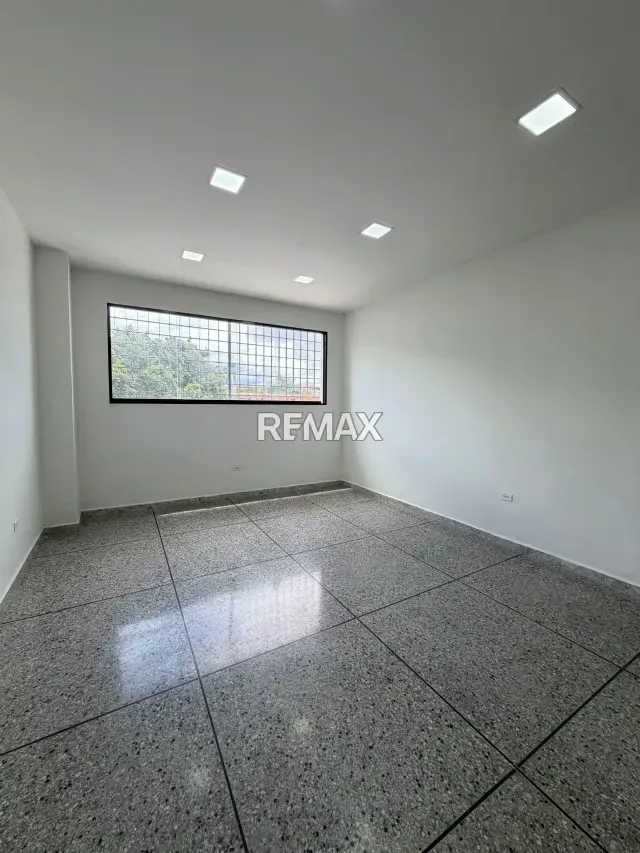 ALQUIER DE OFICINA CENTRO - OESTE