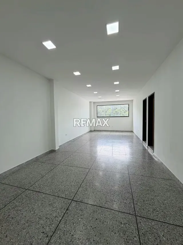 ALQUIER DE OFICINA CENTRO - OESTE - 2