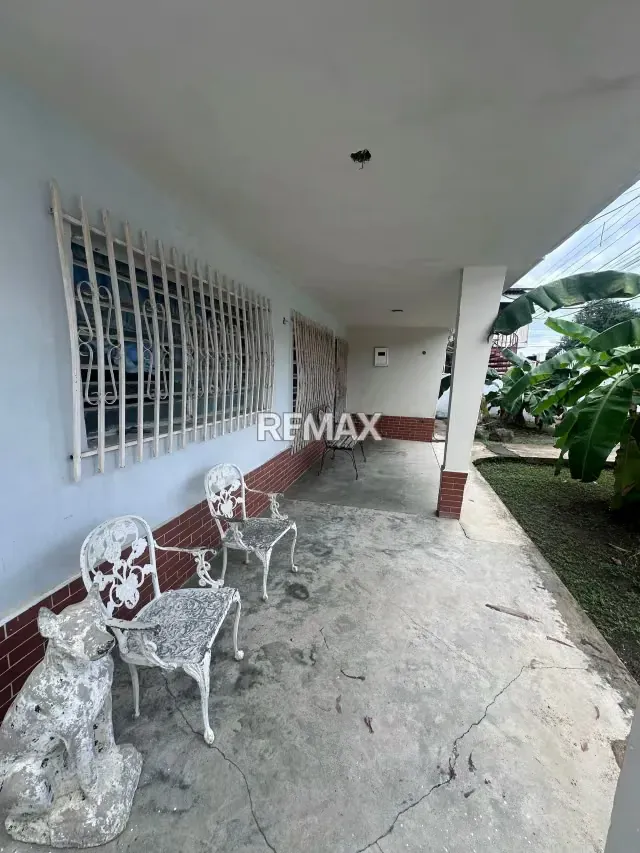 VENDO LOCAL COMERCIAL + CASA BARRIO BOLIVAR - 12