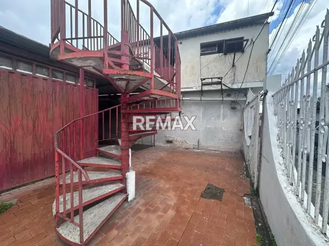 VENDO LOCAL COMERCIAL + CASA BARRIO BOLIVAR - 14