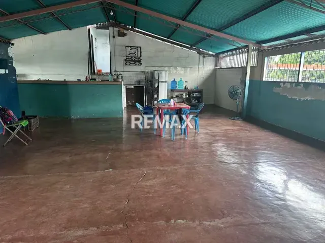 VENDO LOCAL COMERCIAL + CASA BARRIO BOLIVAR - 15