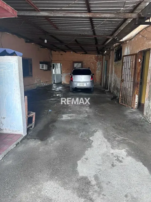 VENDO LOCAL COMERCIAL + CASA BARRIO BOLIVAR - 6