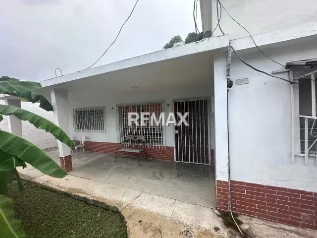 VENDO LOCAL COMERCIAL + CASA BARRIO BOLIVAR - 8