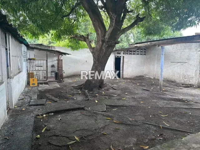 VENDO LOCAL COMERCIAL + CASA BARRIO BOLIVAR - 10