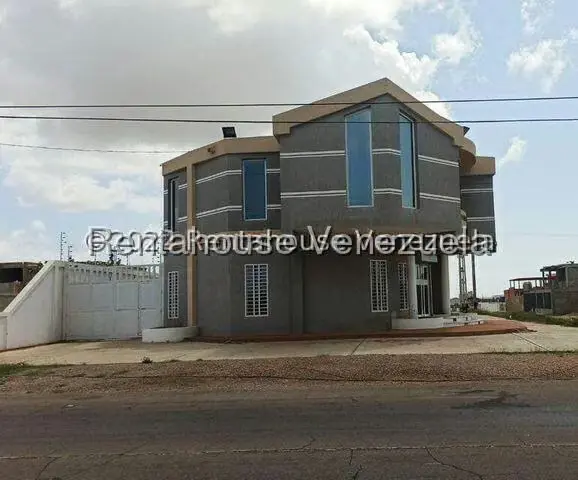 Comercial (Edificio) en Venta en Punto Fijo, Falcon - 10
