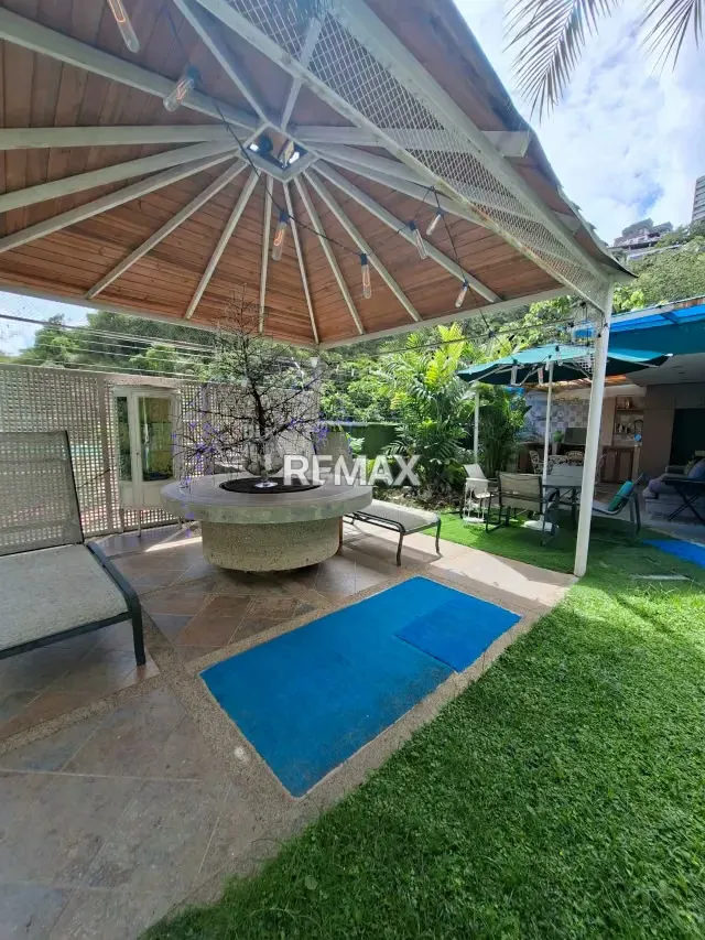 CASA EN VENTA - 18