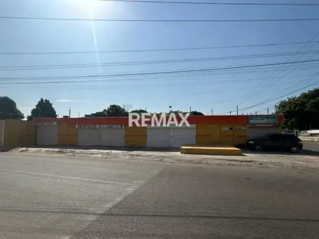 CASA COMERCIAL EN ESQUINA