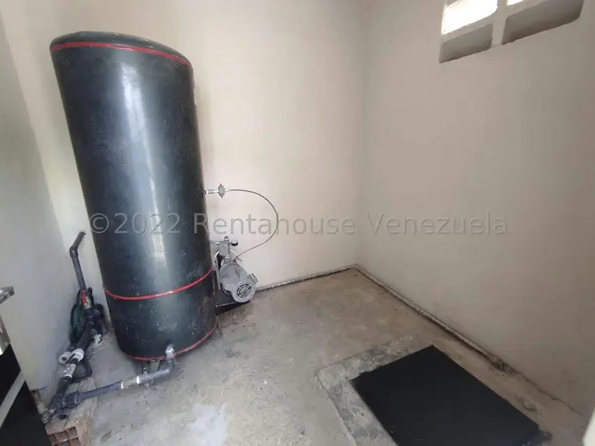 Comercial (Local Comercial) en Venta en Centro, Aragua - 98