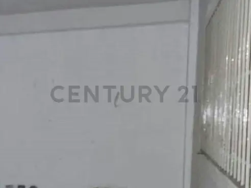 EN VENTA CASA CON POTENCIAL COMERCIAL - 5