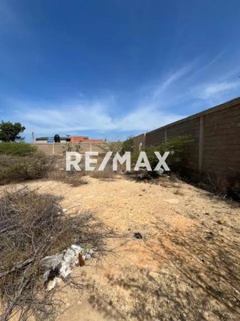 TERRENO EN VENTA - 3
