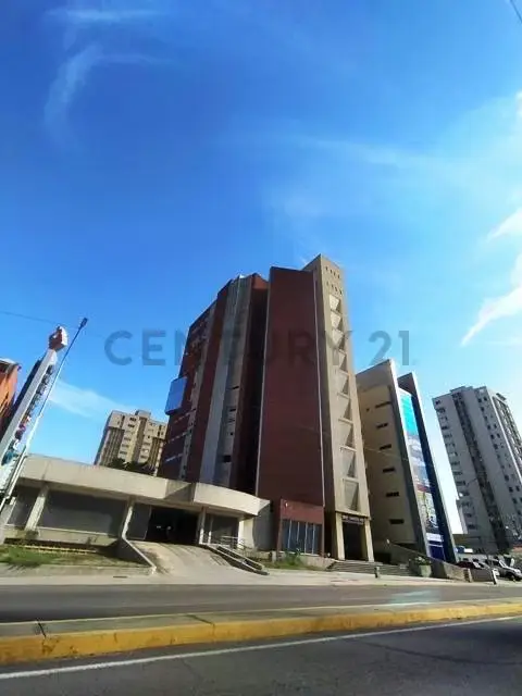 C21 Alquila Moderna Oficina en Torre Financiera BOD 5 de Julio