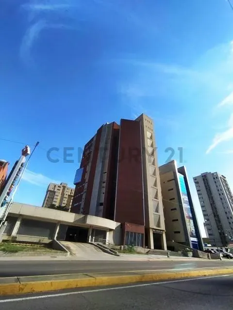 C21 Alquila Moderna Oficina en Torre Financiera BOD 5 de Julio
