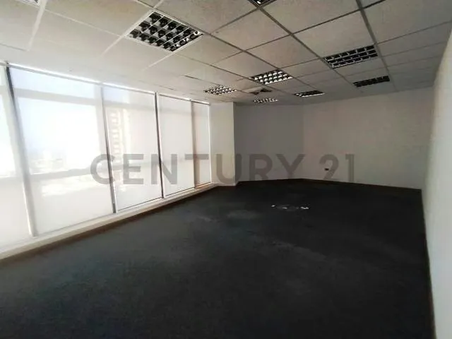 C21 Alquila Moderna Oficina en Torre Financiera BOD 5 de Julio - 11