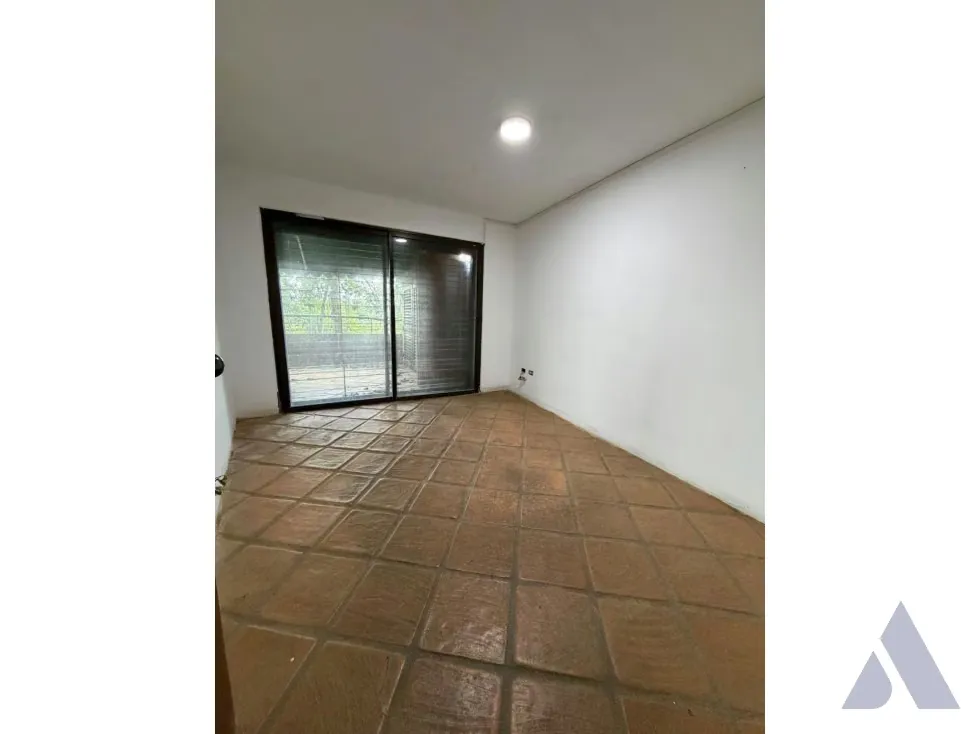 Vendo apartamento para remodelar 200m2 La Unión 3274 - 3