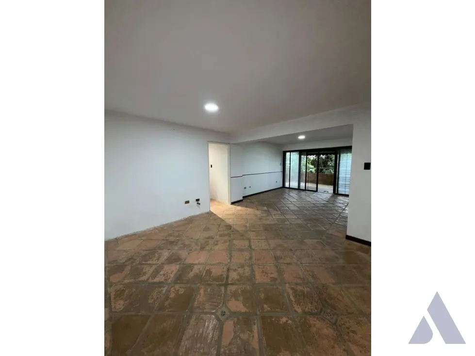 Vendo apartamento para remodelar 200m2 La Unión 3274 - 4