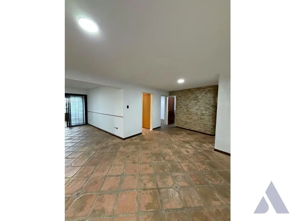 Vendo apartamento para remodelar 200m2 La Unión 3274 - 5