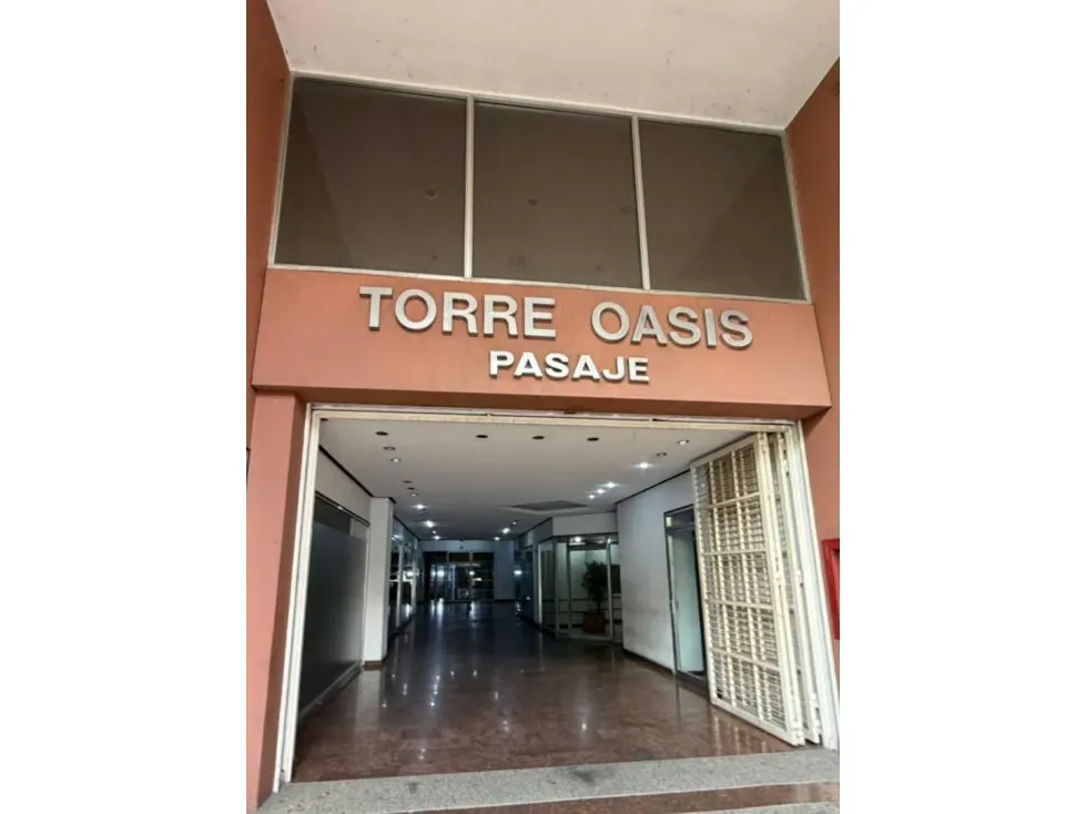 Vendo local/oficina dúplex en PB 122m2 Torre Oasis El Recreo 4751 - 4