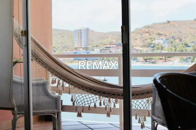 Cómodo apartamento en alquiler en Edificio Bahía de Pampatar frente al mar. - 2