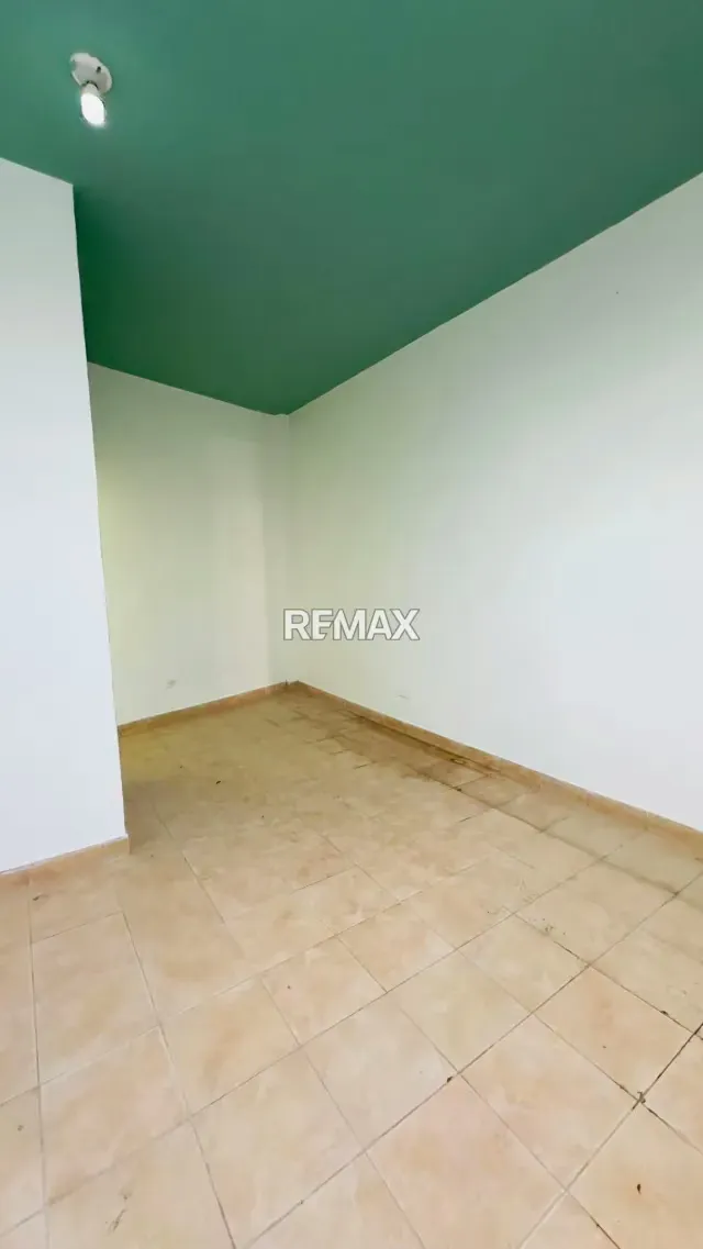 Local. Venta. Barrio Obrero - 11
