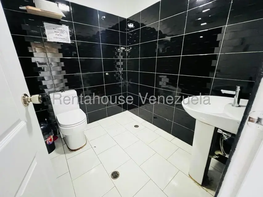 Local Comercial en Venta en Zona Industrial 3, Lara - 25