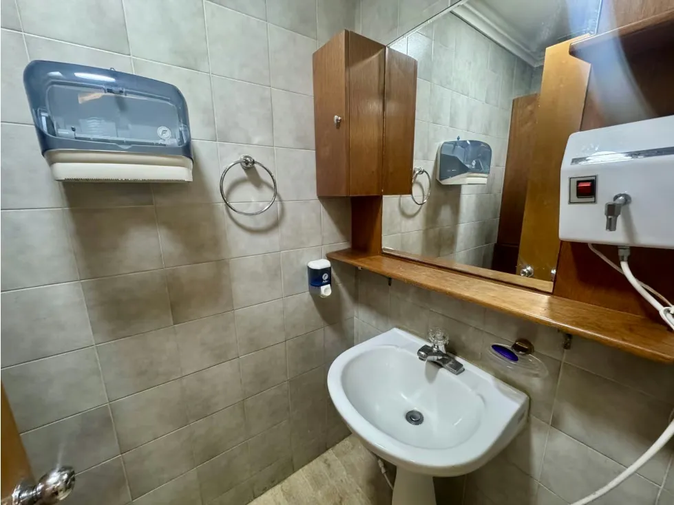 Se alquila oficina 64m2 El Rosal 9234 - 11