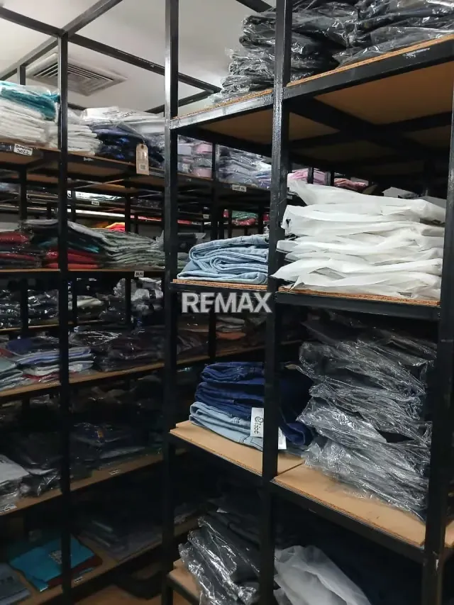 Venta de Amplio Local con Mezzanina, Centro Comercial Buenaventura, Guatire - 14