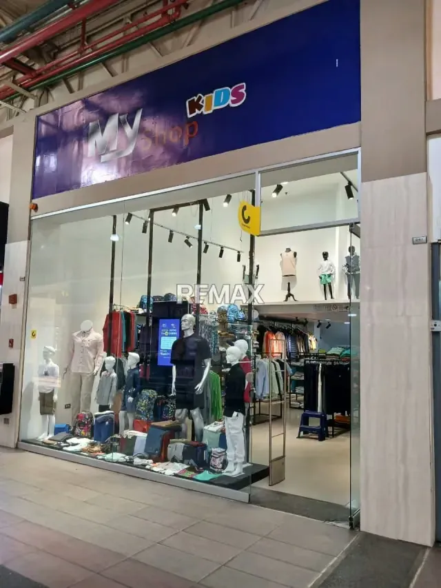 Venta de Amplio Local con Mezzanina, Centro Comercial Buenaventura, Guatire - 2