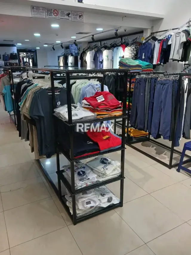 Venta de Amplio Local con Mezzanina, Centro Comercial Buenaventura, Guatire - 6