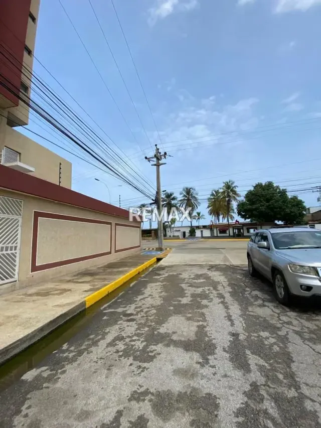 En Venta Pent House de Lujo con Terraza y Vista al Mar | Playa Mansa, Lechería - 11