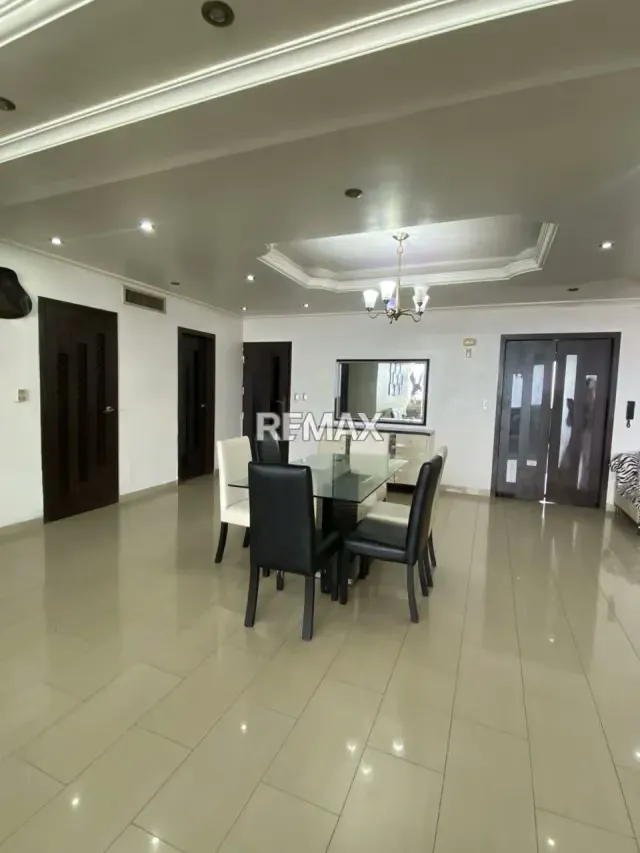 En Venta Pent House de Lujo con Terraza y Vista al Mar | Playa Mansa, Lechería - 8