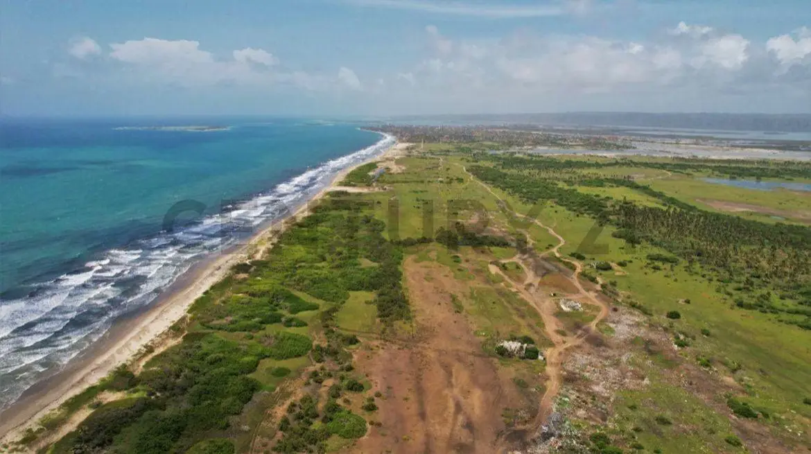 Terreno Turistico a Orilla de Playa en Chichiriviche Falcon - 14