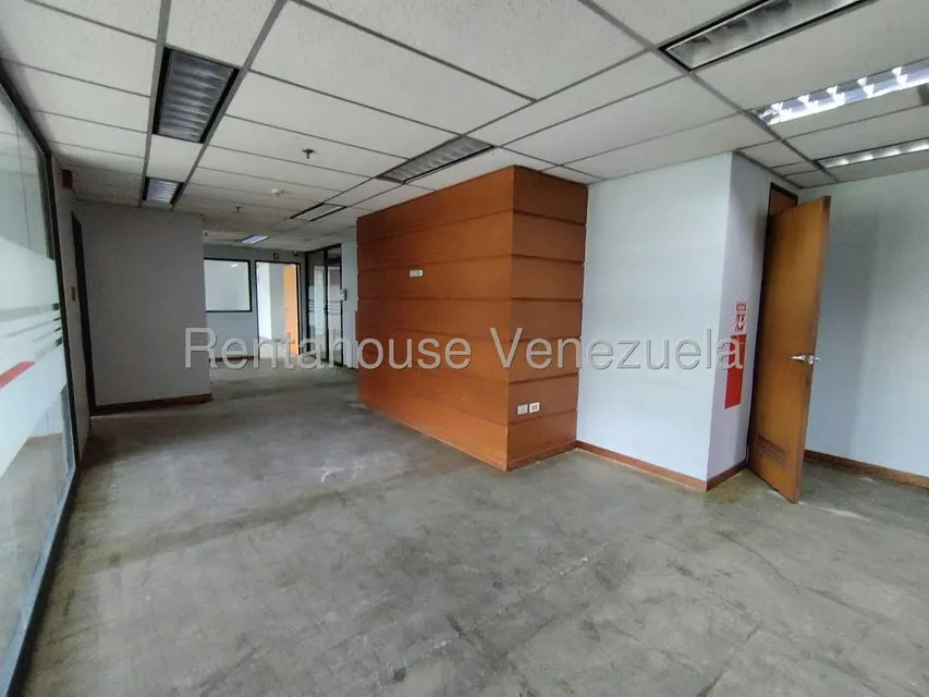 Oficina en Alquiler en Plaza Venezuela, Distrito Metropolitano - 11