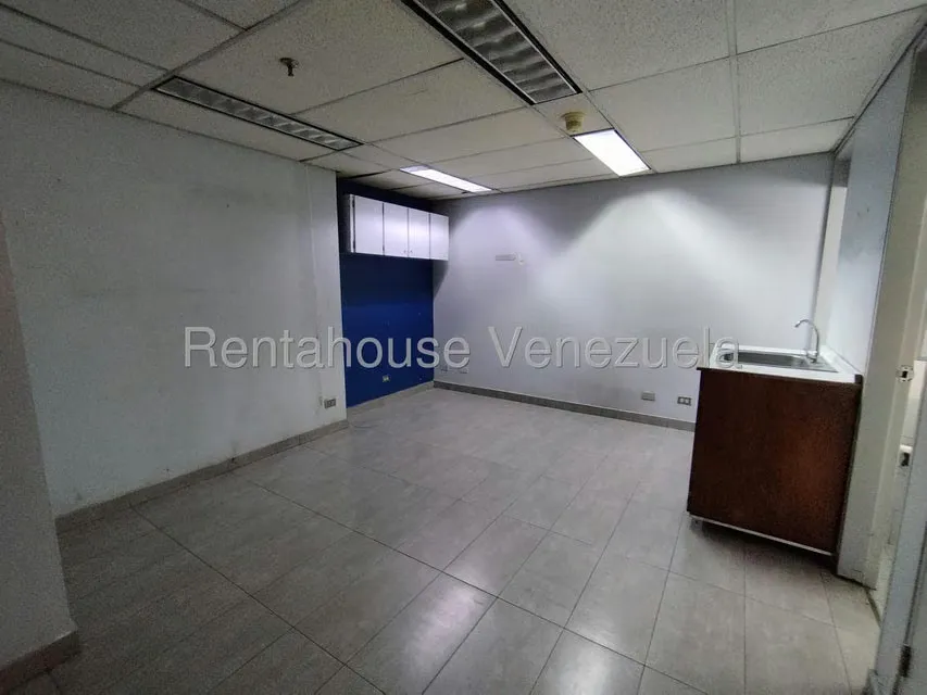 Oficina en Alquiler en Plaza Venezuela, Distrito Metropolitano - 19