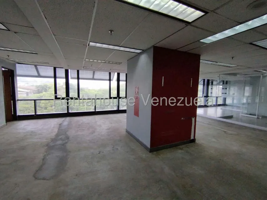 Oficina en Alquiler en Plaza Venezuela, Distrito Metropolitano - 24