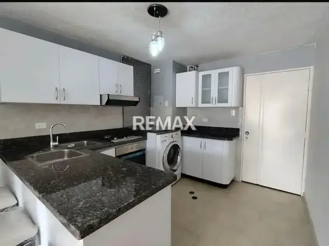 Alquilo Apartamento 1 Hab más estudio 2 baños amoblado el encantado