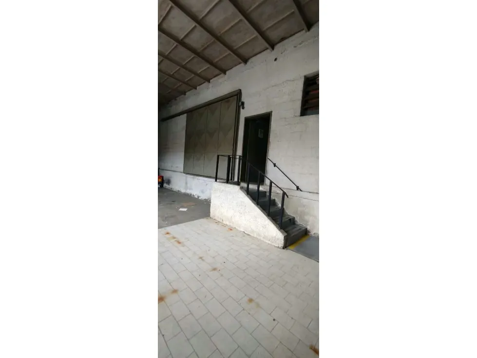 Vendo edificio industrial 1.749m2 El Llanito 6247 - 2