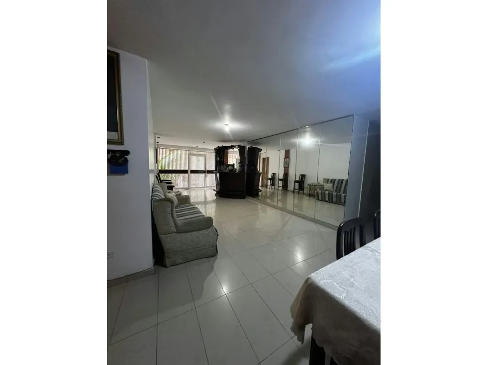 Vendo apartamento para remodelar 323m2 La Alameda 2900 - 3