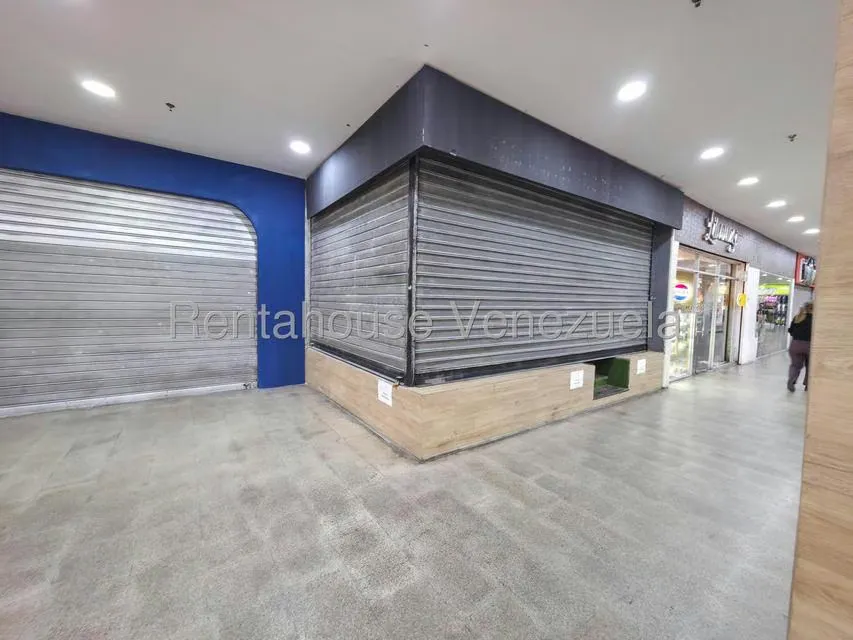 Local Comercial en Alquiler en Los Dos Caminos, Distrito Metropolitano