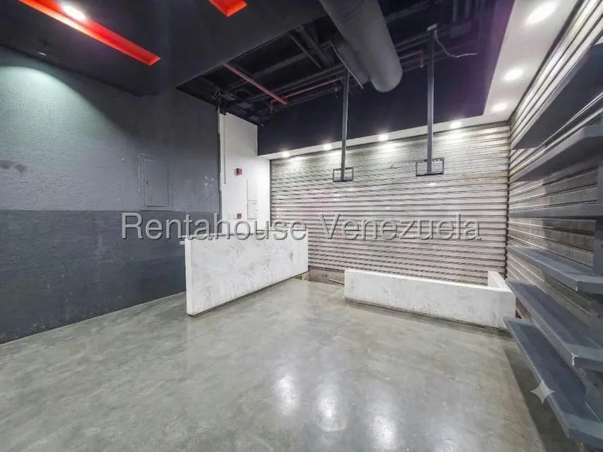 Local Comercial en Alquiler en Los Dos Caminos, Distrito Metropolitano - 6