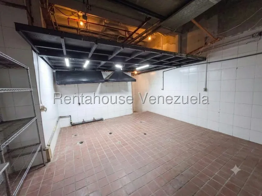 Local Comercial en Alquiler en Los Dos Caminos, Distrito Metropolitano - 10