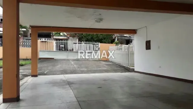 AMPLIA CASA EN VENTA MULTIPROPOSITO - 5