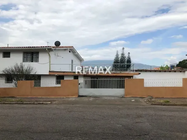 AMPLIA CASA EN VENTA MULTIPROPOSITO - 7