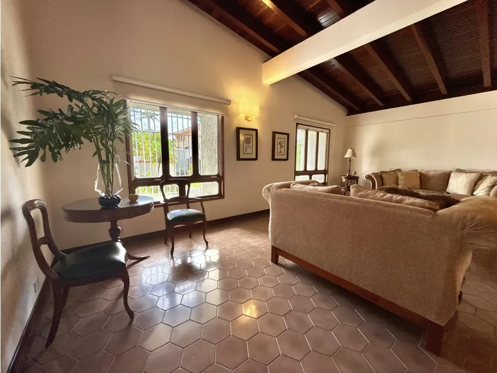 Se vende/alquila casa 1018 m2 Los Chorros - 14