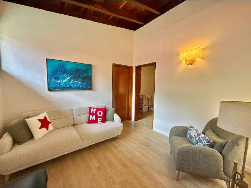 Se vende/alquila casa 1018 m2 Los Chorros - 17