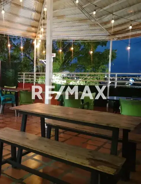 ‎Se Ofrece en Venta fondo de comercio, ubicado en la Avenida Principal de Los Guaritos, Maturín