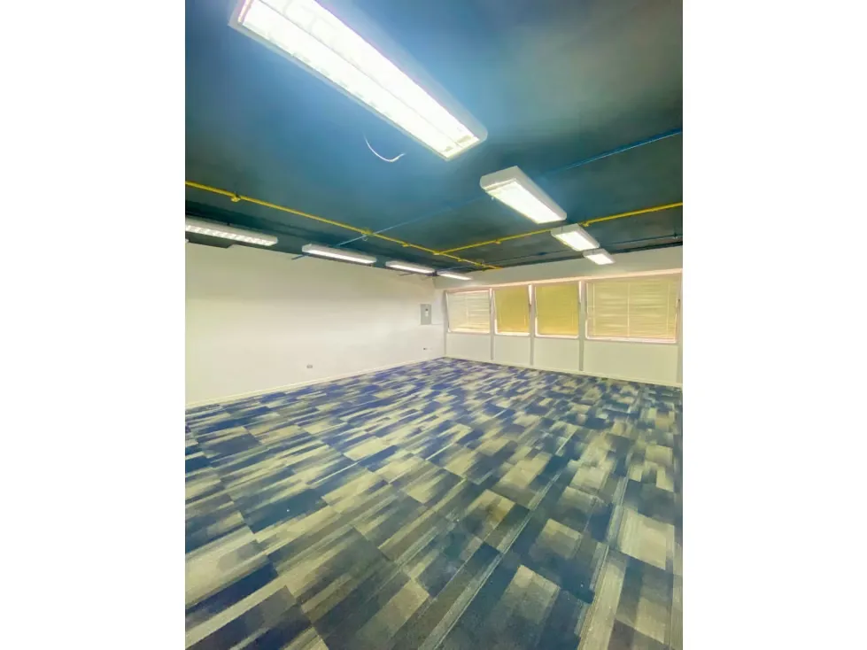 OFICINA EN ALQUILER 135 M2-URB. LOS RUICES - 4